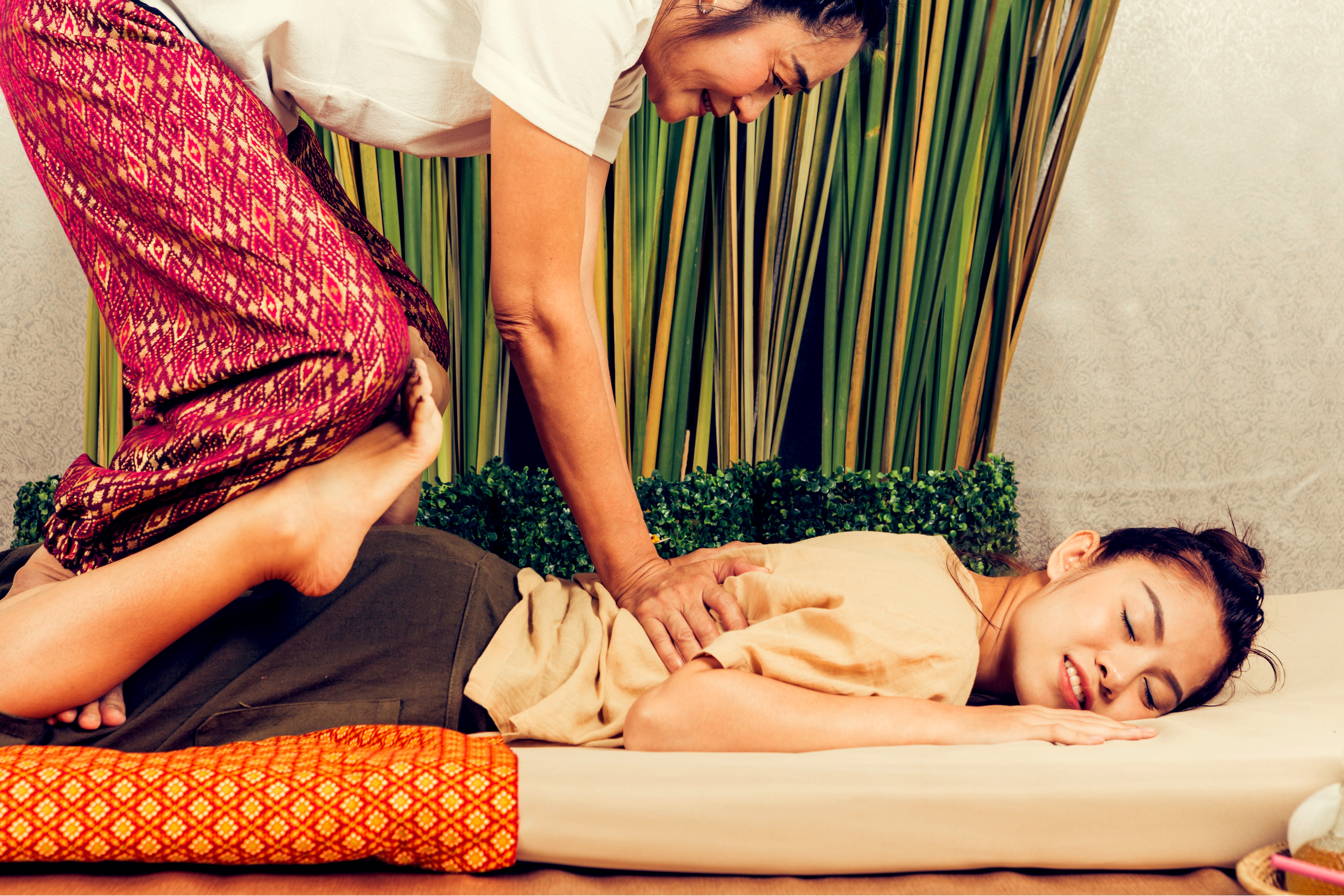 Thaï massage - Nuad Boran Thaï massage / Massage thaïlandais - Nuad Boran Athomic Wellness