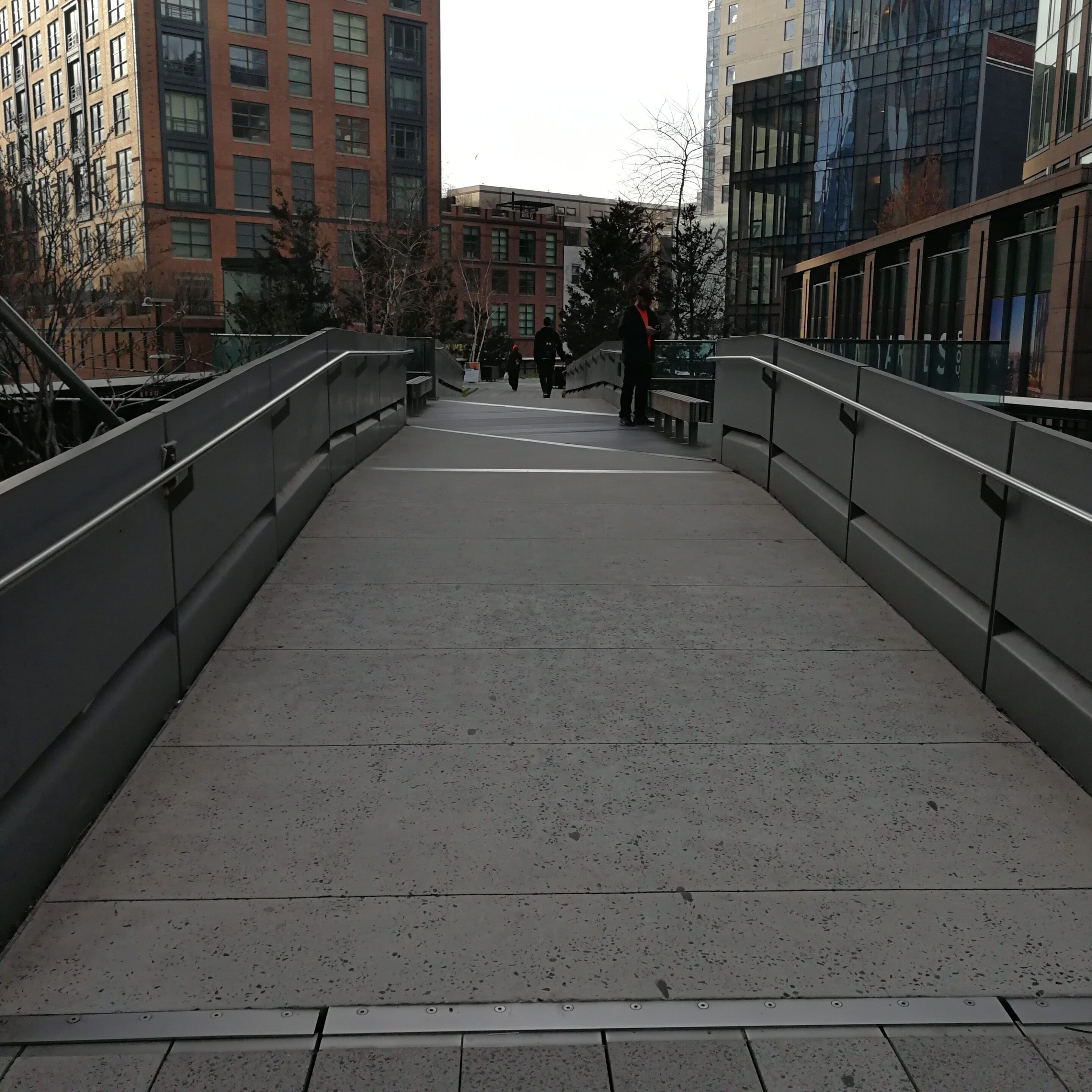 Passerelle de la High Line Passerelle de la High Line Manhattan en courant